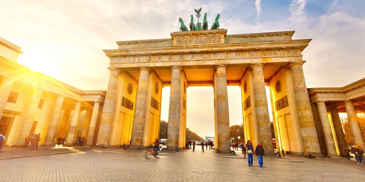 Intercambio en Alemania-Berlin puerta de Brandeburgo